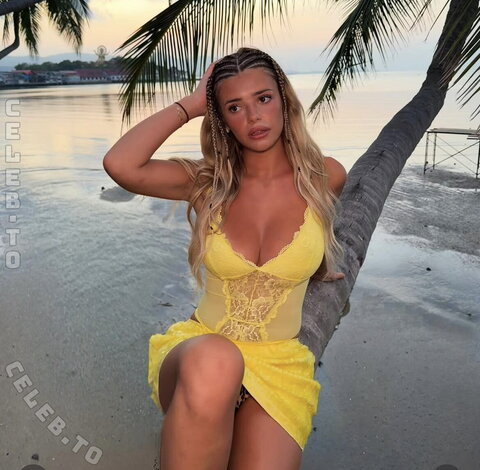 emmabourson nude photo 7