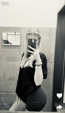 emma_jelschen nude photo 5