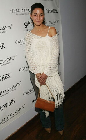 Emmanuelle Chriqui Fresh (6 photos)