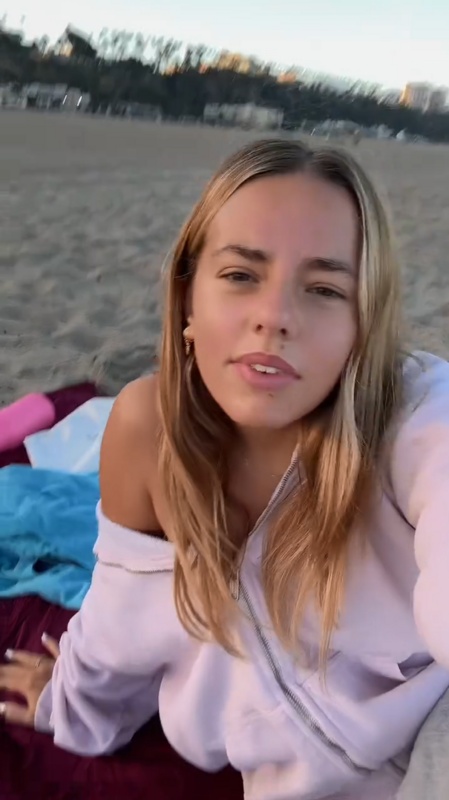 Emmi Butler nude photo 3