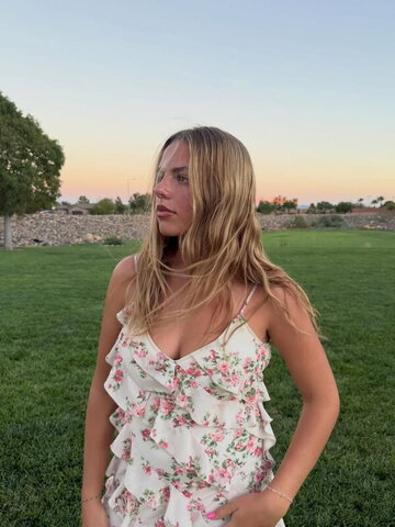 Emmi Butler nude photo 3