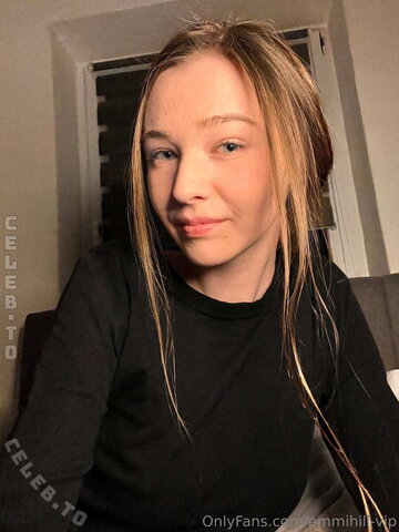 Emmi-Hill nude photo 61