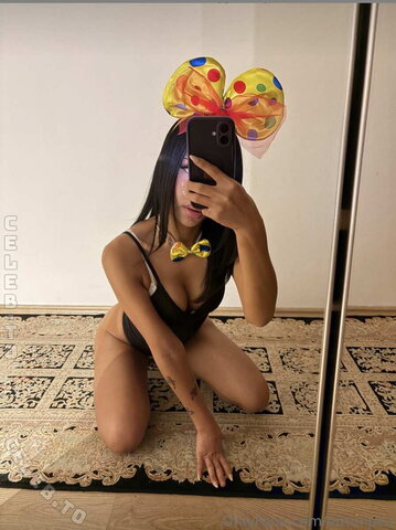 Emmi Pea nude photo 10