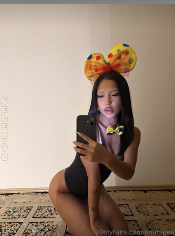 Emmi Pea nude photo 17