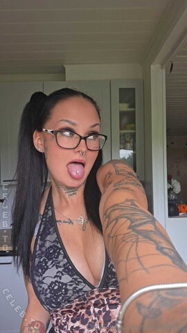 Emmi Viola nude photo 13