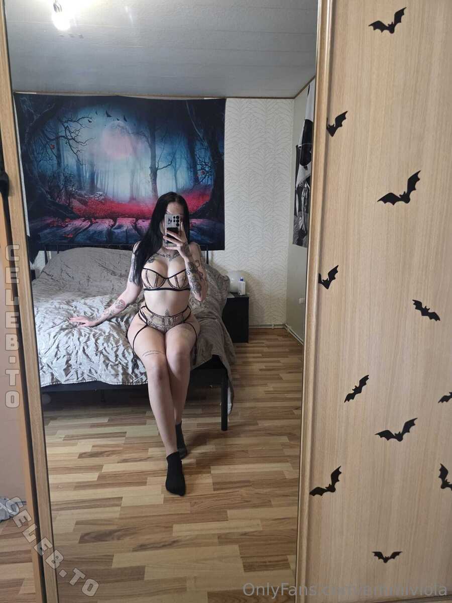 Emmi Viola nude photo 18