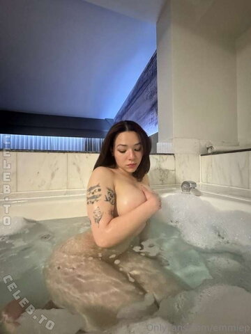 Emmie P nude photo 16