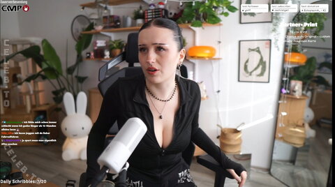 Emmo nude photo 10