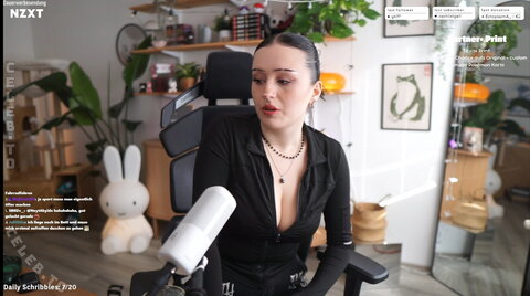 Emmo nude photo 11