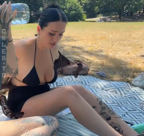 Emmo nude photo 9