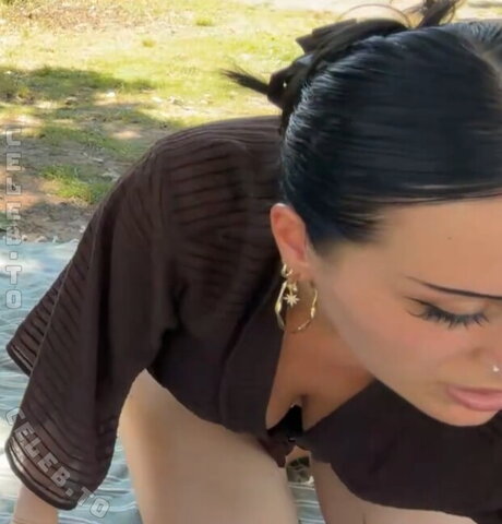 Emmo nude photo 3