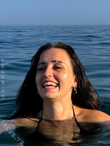 Emmo nude photo 1