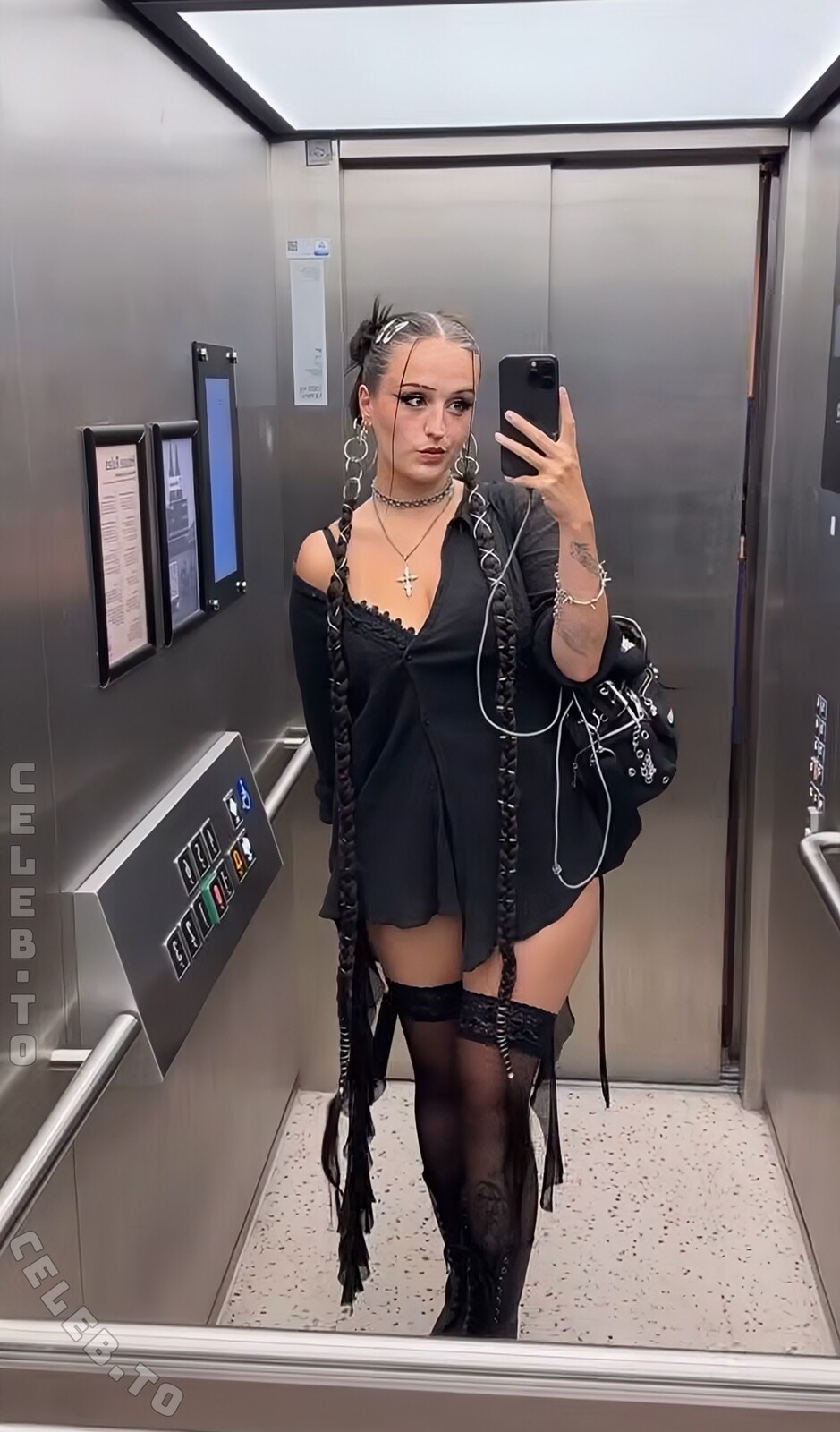 Emmo nude photo 6