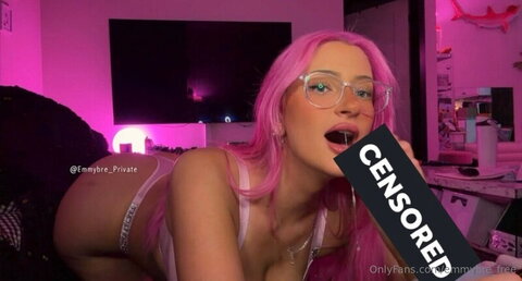 Emmybre nude photo 2