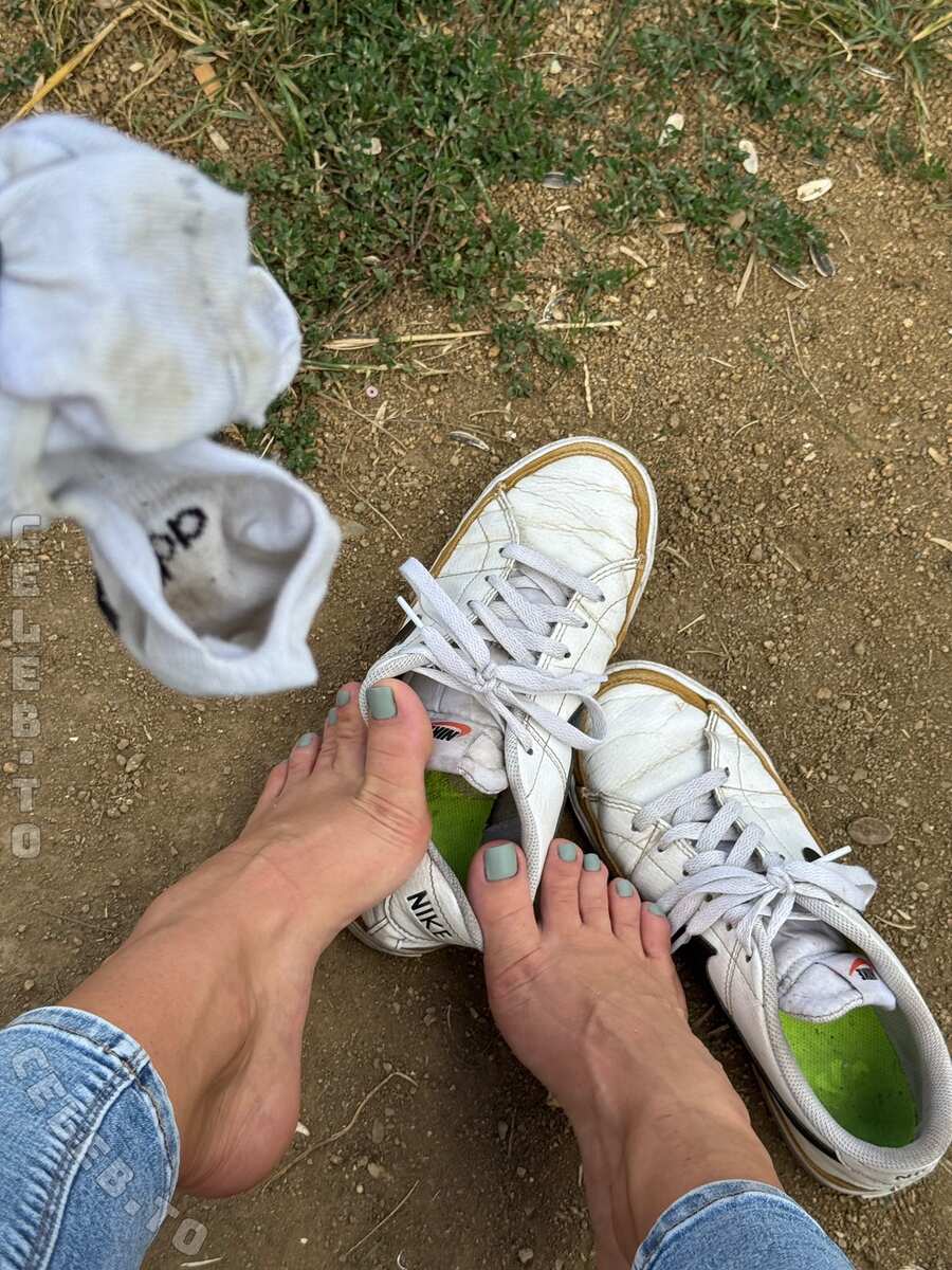 Emmysfeetandsocks nude photo 5