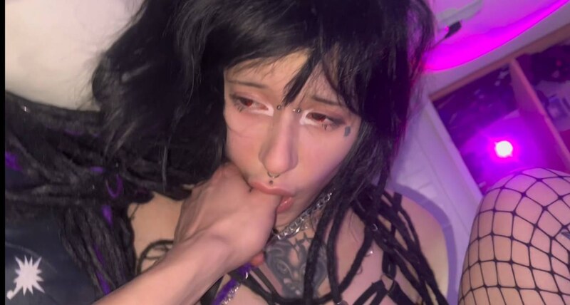 emok1ller nude photo 7