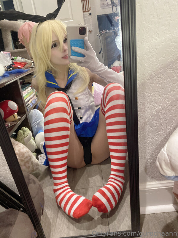 Emory nude photo 2