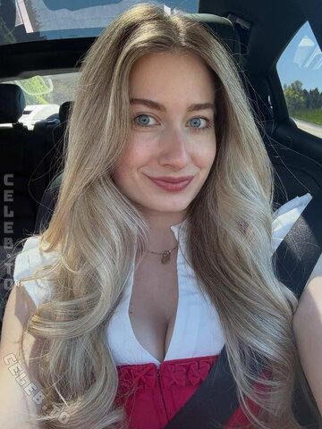 Empresslaurasophie nude photo 11