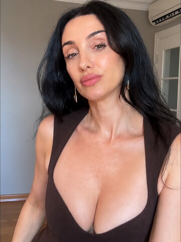 Emra Şen nude photo 31
