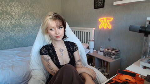 Emzeeni New (1 photo)