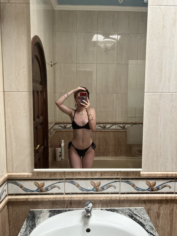 Emzeeni nude photo 2