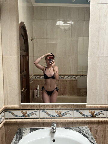 Emzeeni nude photo 8