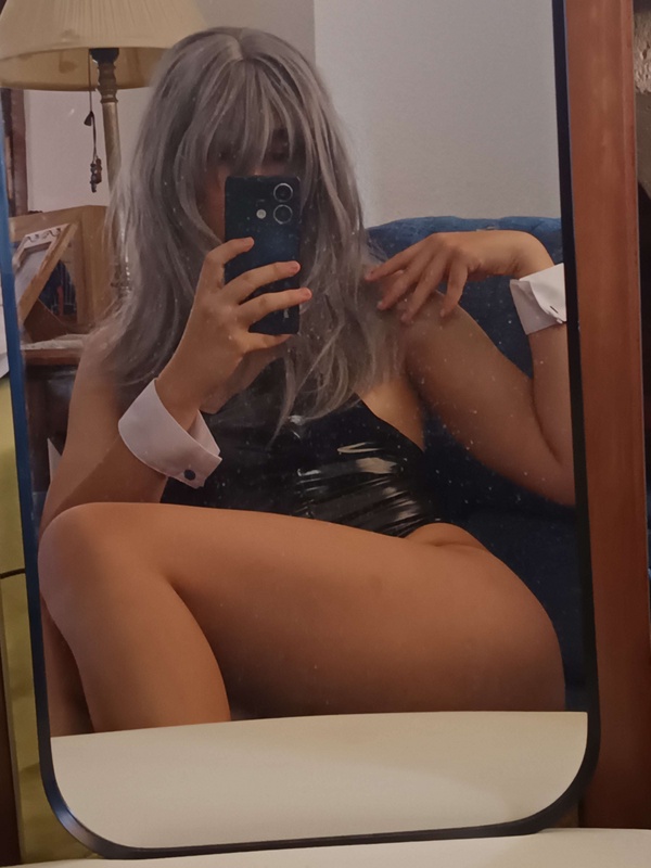 Enahime nude photo 2