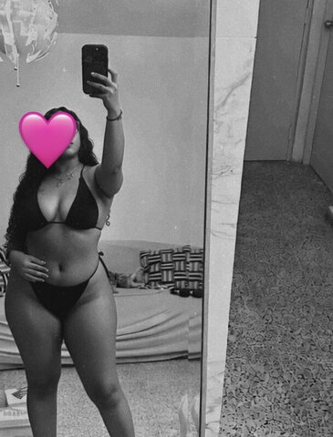 Enilyehc nude photo 3
