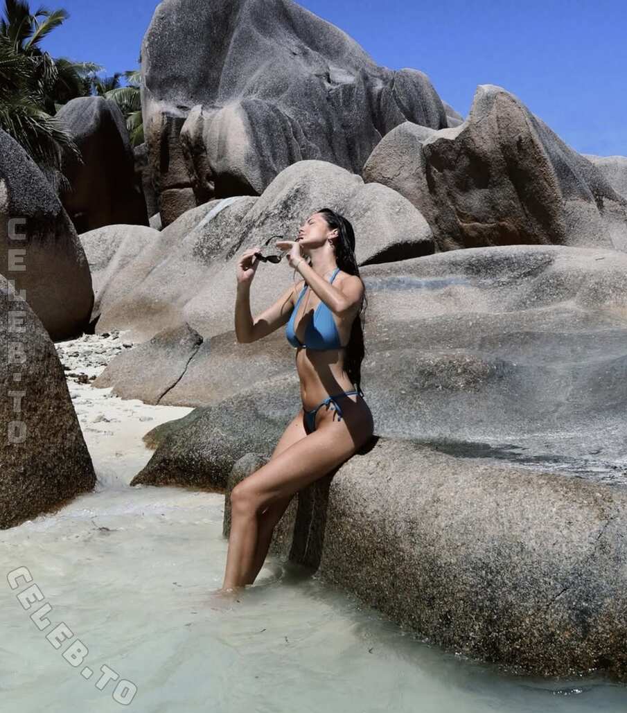 Enisa bukvic nude photo 7