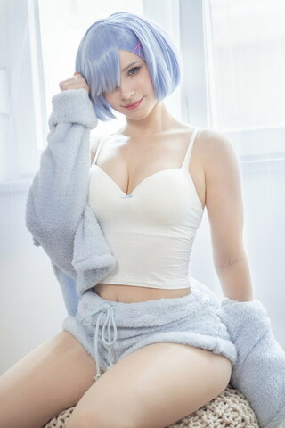 Enji Night nude photo 14