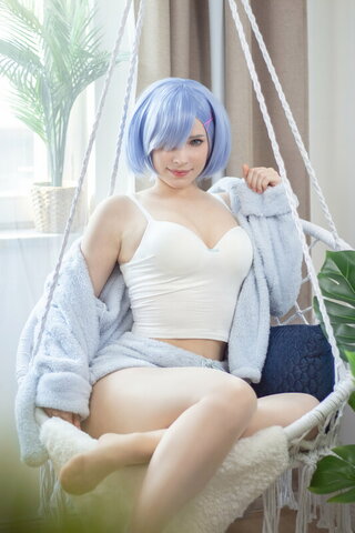 Enji Night nude photo 9