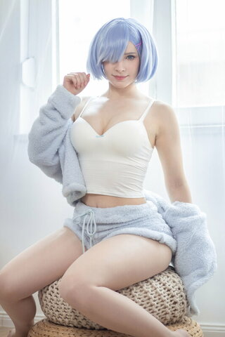 Enji Night nude photo 6