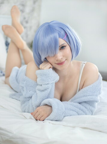 Enji Night nude photo 1