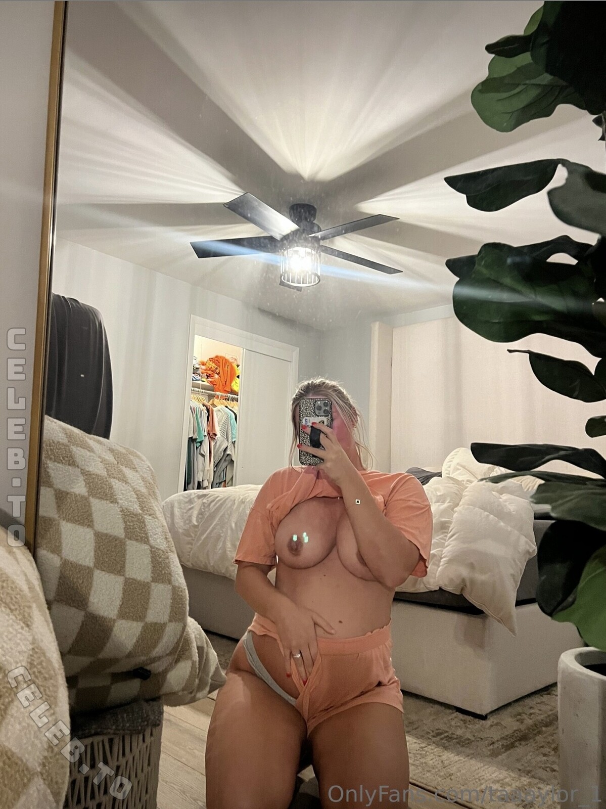 enjoytayy nude photo 5