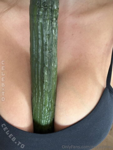 enyadres nude photo 10