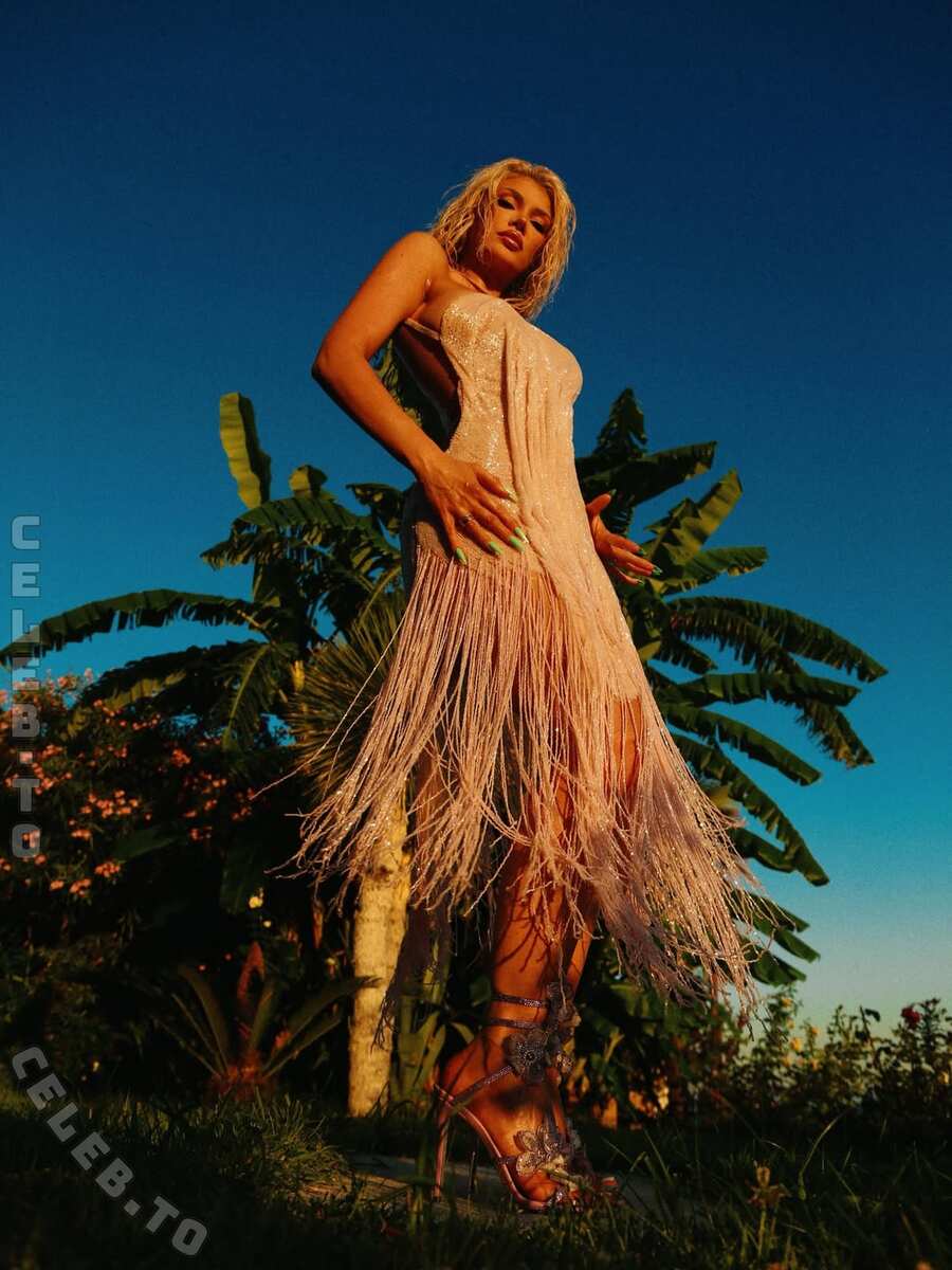Era Istrefi nude photo 1