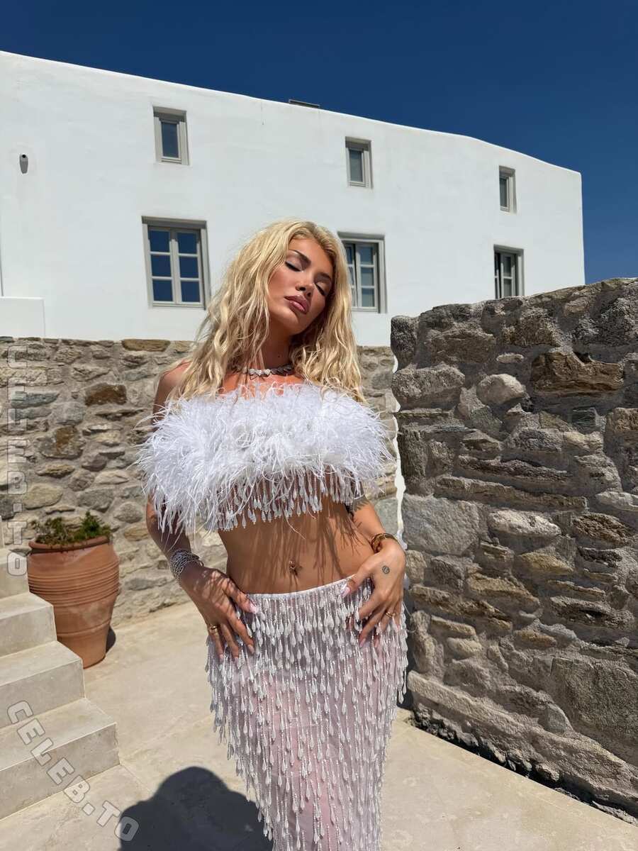Era Istrefi nude photo 6