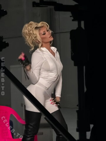 Era Istrefi photo 3