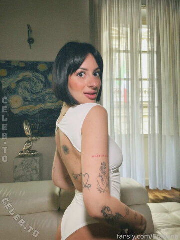 Erabana nude photo 26