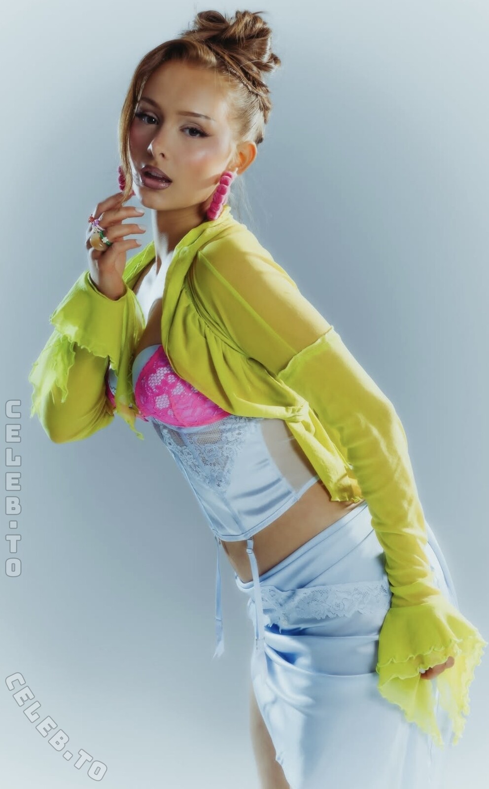 Erda nude photo 1