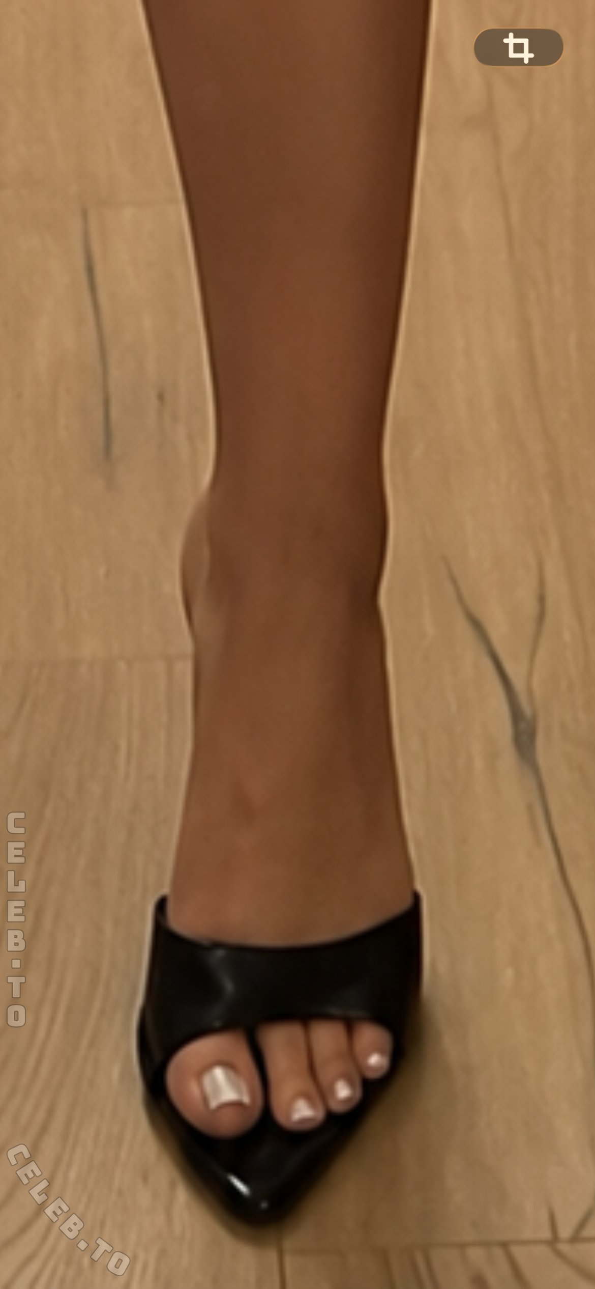 Erda nude photo 2