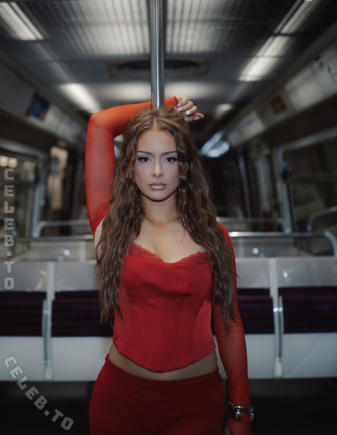 Erda nude photo 1