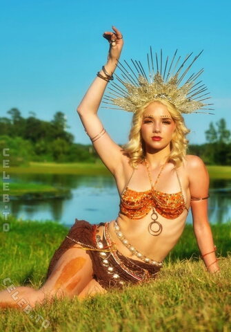 Erica Swanner nude photo 7