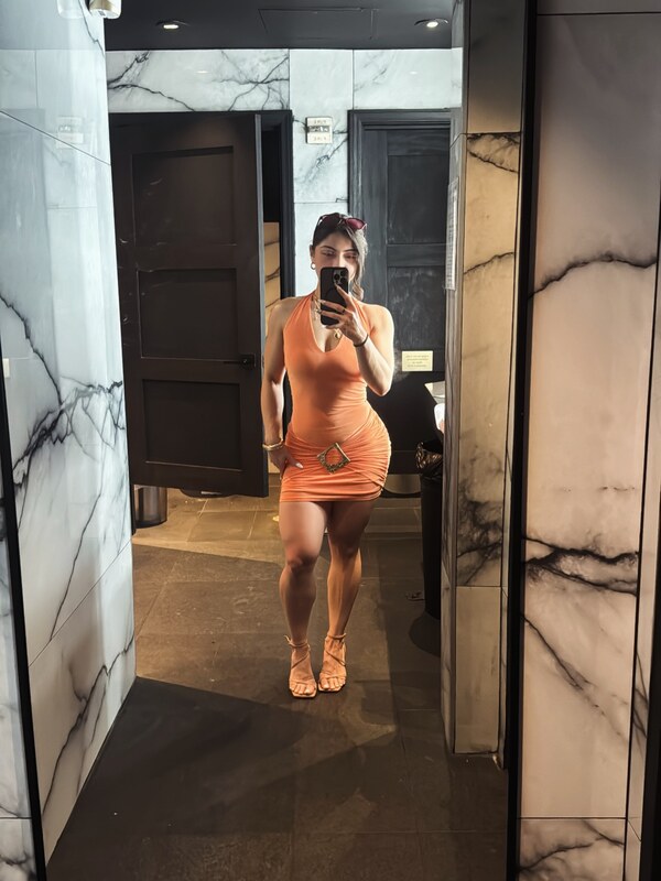 Erika nude photo 14