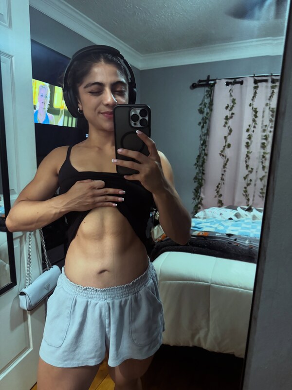 Erika nude photo 30