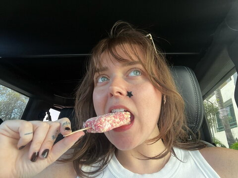 Erin Dougal nude photo 7