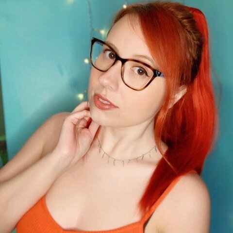 Erin Plays nude photo 40