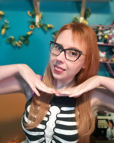 Erin Plays nude photo 25