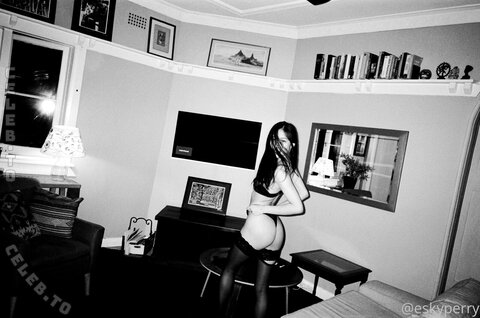 eskyperry nude photo 29
