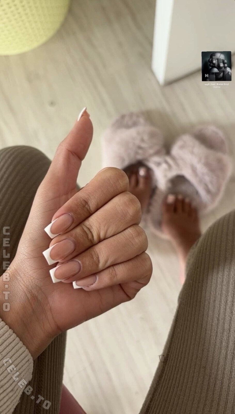 esleem.20 nude photo 3